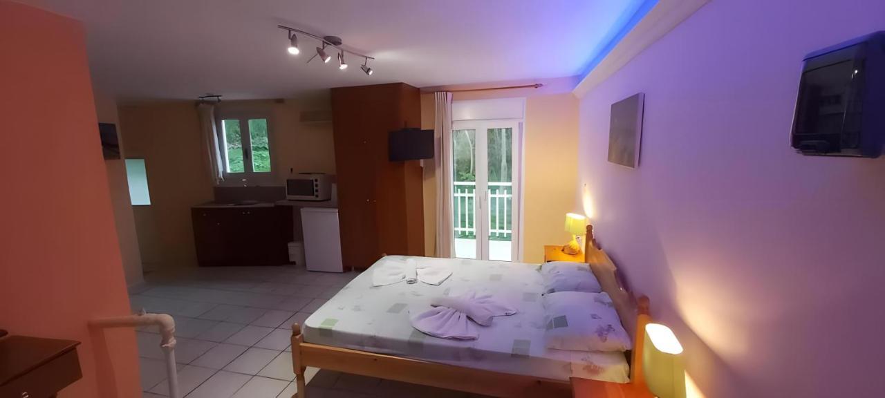 Elefteria Hotel Agia Marina  Dış mekan fotoğraf