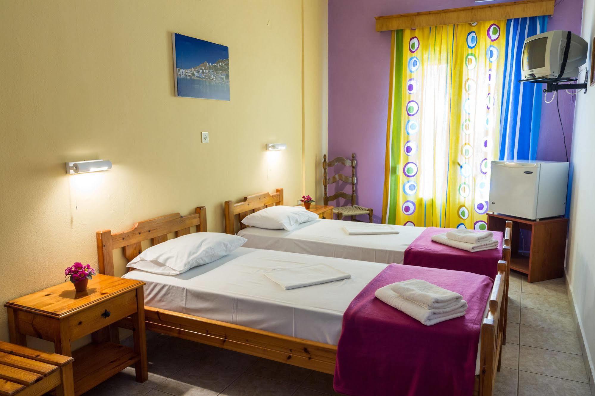Elefteria Hotel Agia Marina  Dış mekan fotoğraf